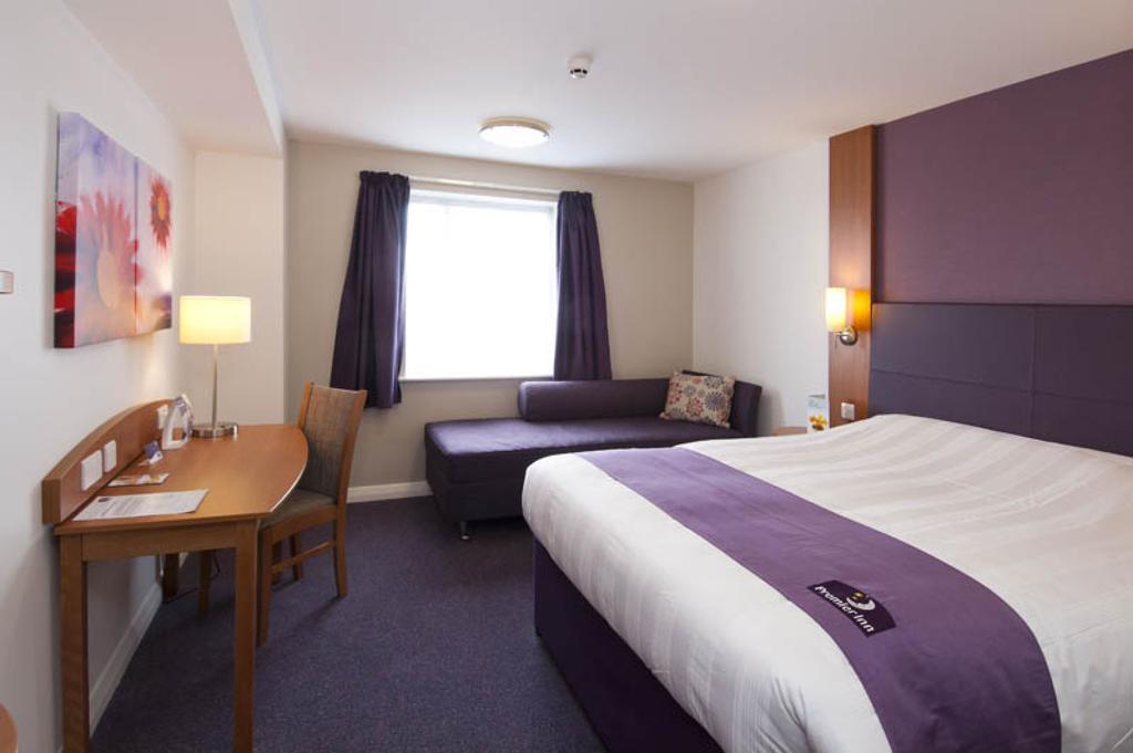 Premier Inn Newcastle Airport South Woolsington エクステリア 写真