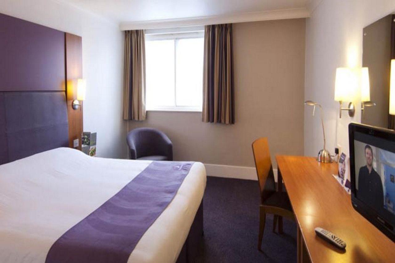 Premier Inn Newcastle Airport South Woolsington エクステリア 写真